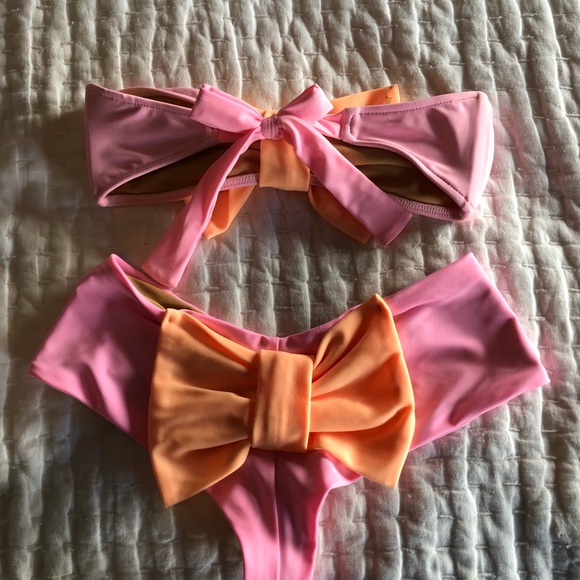 Lollii BowTie Bikini. Bandeau top/Cheeky Bottoms - Picture 6 of 7